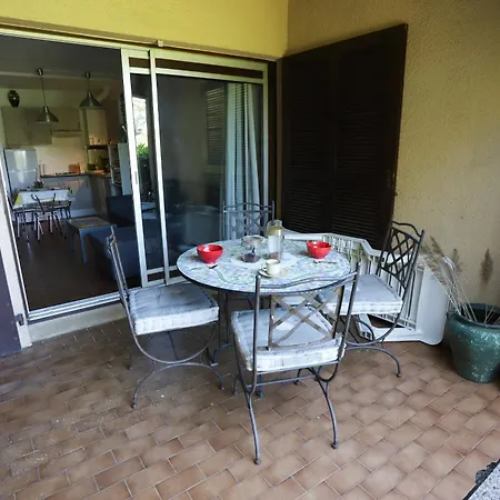 4 Personnes Avec Terrasse Au Golf De St Cyprien * سان سيبريان