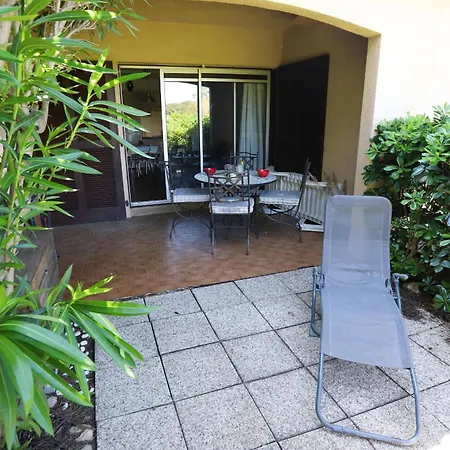 4 Personnes Avec Terrasse Au Golf De St Cyprien * سان سيبريان